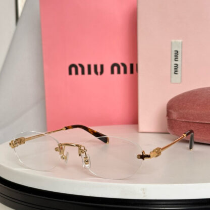 Miu Miu trendy fashion sunglasses - Image 10