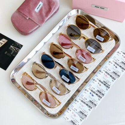 Miu Miu trendy fashion sunglasses - Image 9