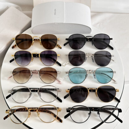 Prada fashion trend sunglasses - Image 9