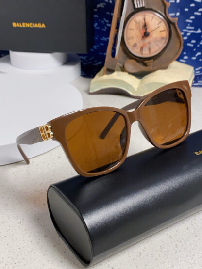 Balenciaga fashion sunglasses - Image 10