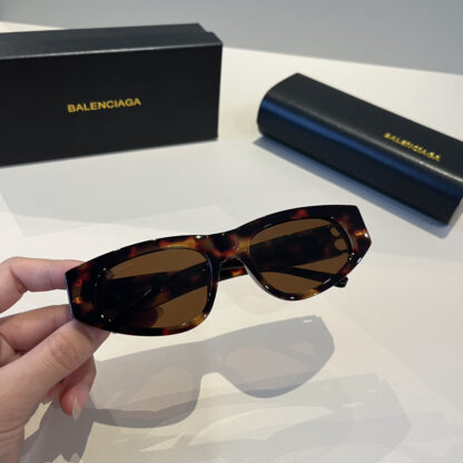 Balenciaga fashion sunglasses - Image 10