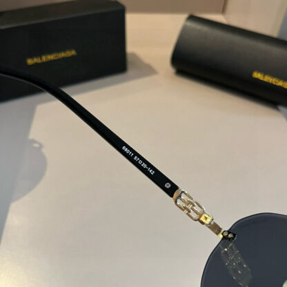 Balenciaga fashion sunglasses - Image 10