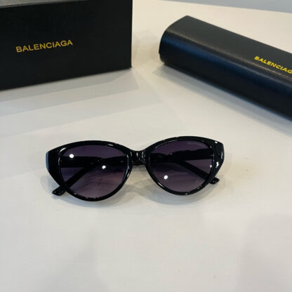 Balenciaga fashion sunglasses - Image 11