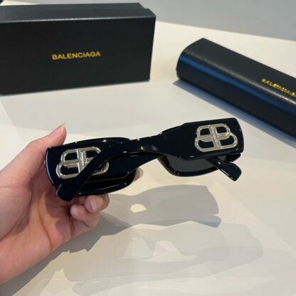 Balenciaga fashion sunglasses - Image 9