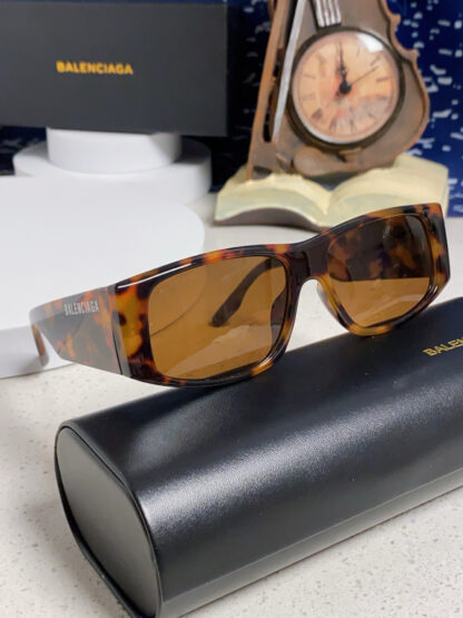 Balenciaga fashion sunglasses - Image 10