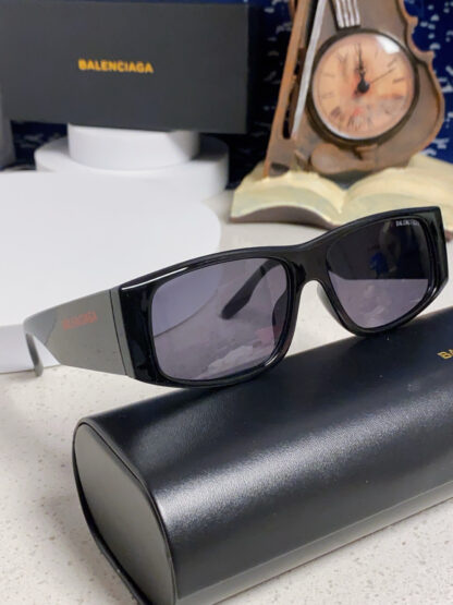 Balenciaga fashion sunglasses - Image 11