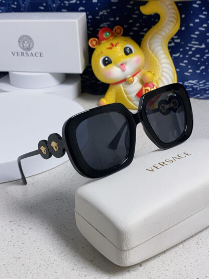 Versace fashion trend sunglasses - Image 11