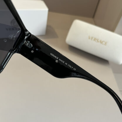 Versace fashion trend sunglasses - Image 11