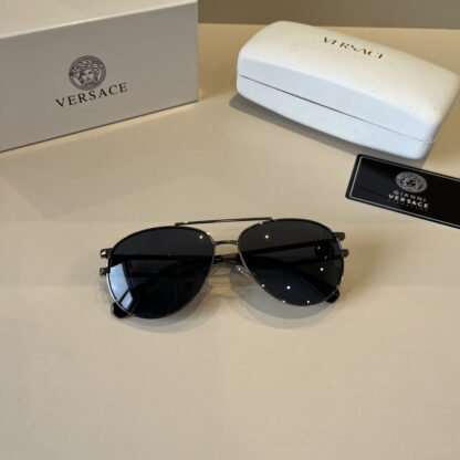 Versace fashion trend sunglasses - Image 10