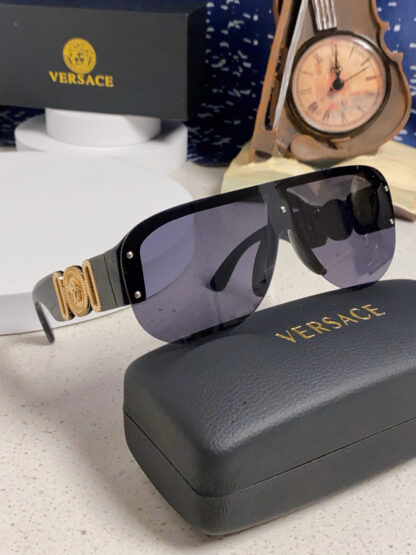 Versace fashion trend sunglasses - Image 10