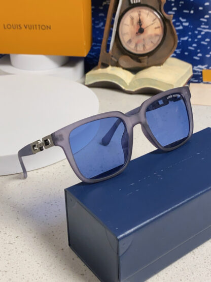 LOUIS VUITTON Fashion Sunglasses - Image 11