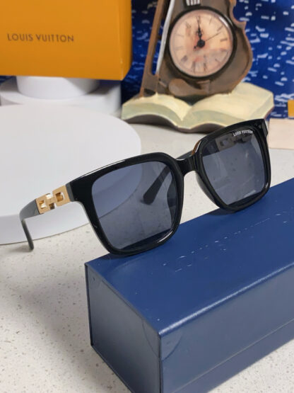 LOUIS VUITTON Fashion Sunglasses - Image 11
