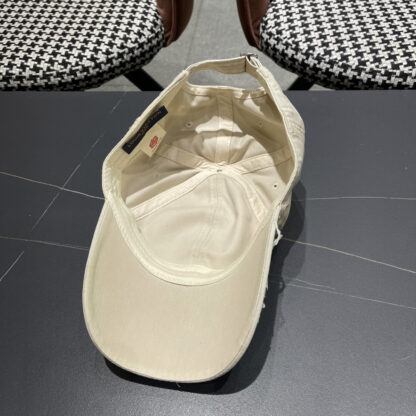Louis Vuitton classic casual trendy simple baseball cap - Image 10