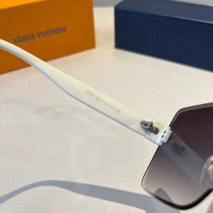 LOUIS VUITTON Fashion Sunglasses - Image 11