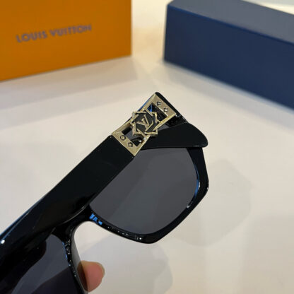 LOUIS VUITTON Fashion Sunglasses - Image 12