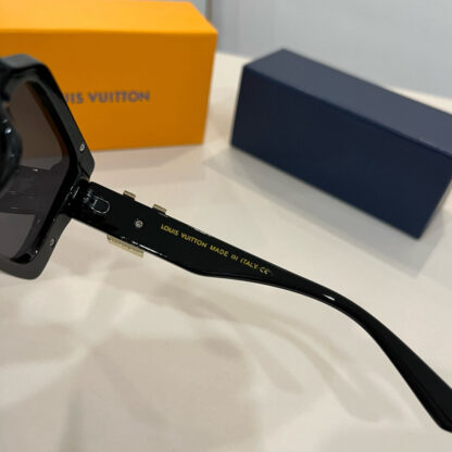 LOUIS VUITTON Fashion Sunglasses - Image 11