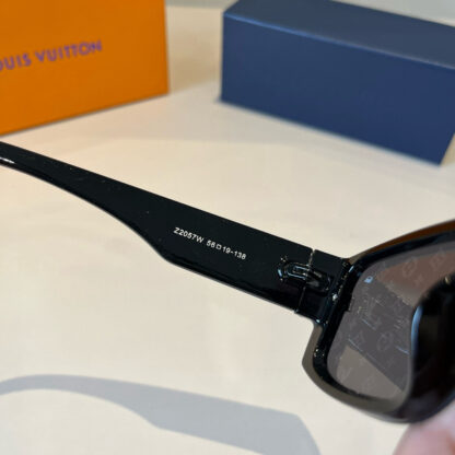 LOUIS VUITTON Fashion Sunglasses - Image 12