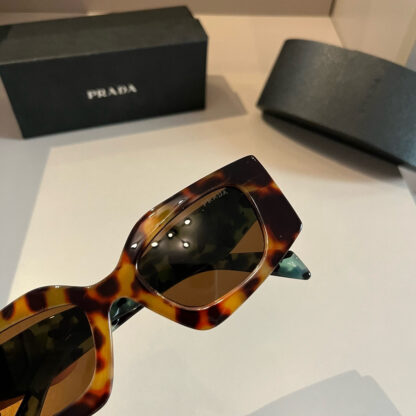 Prada fashion trend sunglasses - Image 10