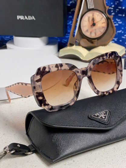Prada fashion trend sunglasses - Image 10