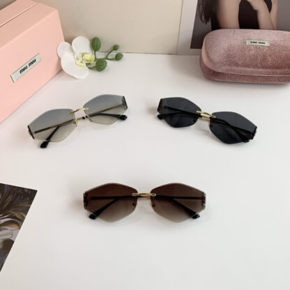 Miu Miu trendy fashion sunglasses - Image 11